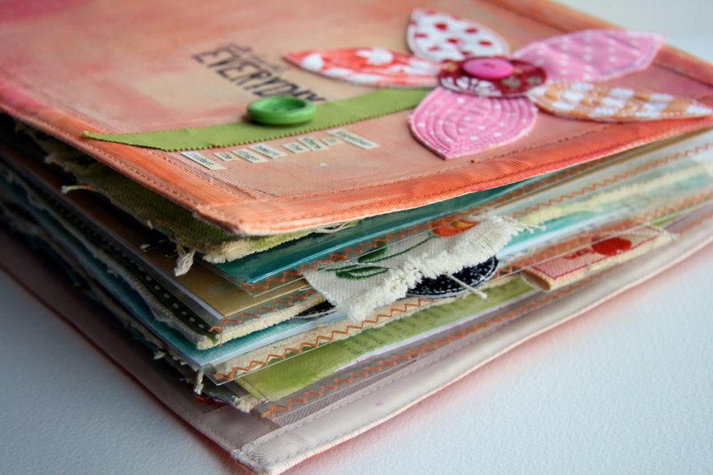 Chez Lililali scrapbooking, bidouilles, photos et trucs de filles