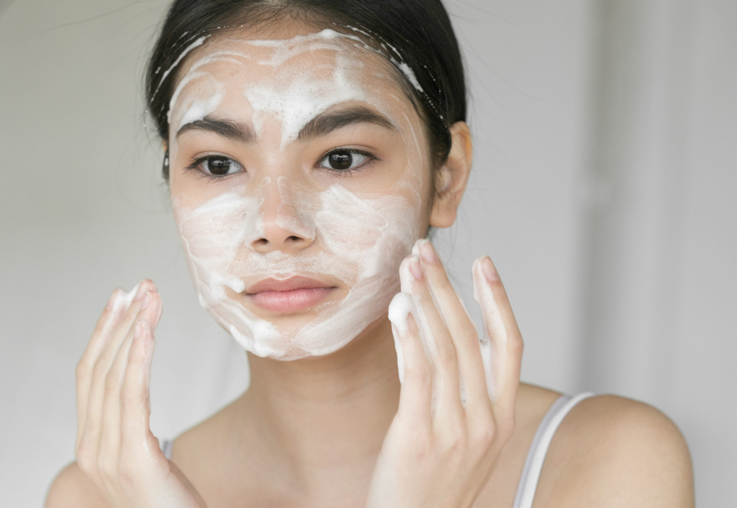 Pourquoi les Japonais se lavent le visage pendant 10 minutes? 68